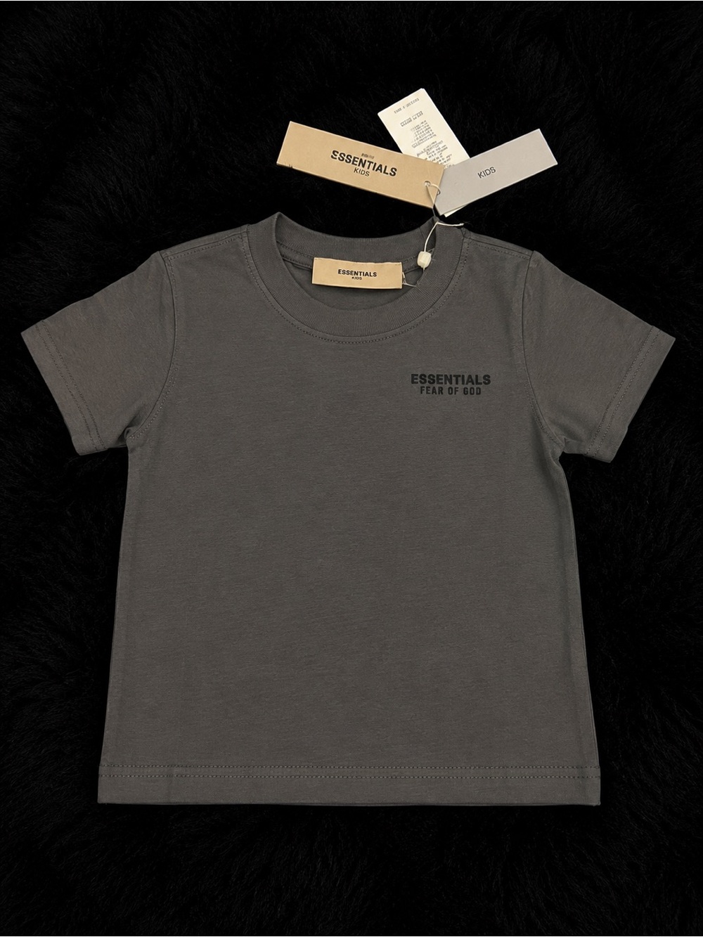 ESSENTIALS Fear of God Kids Tee & Shorts Set - Picture 3 of 4